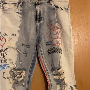 Men’s distress jeans